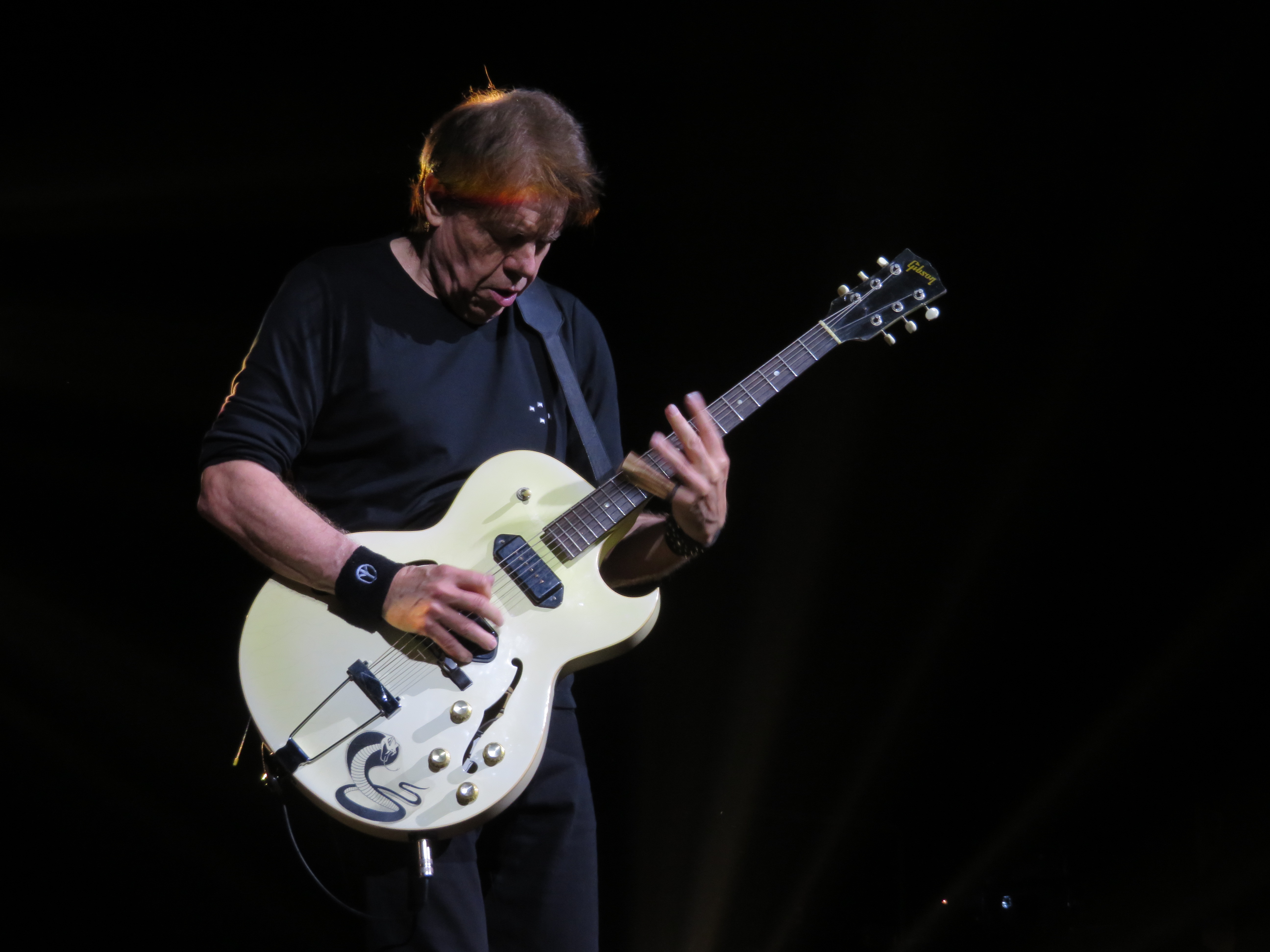 GeorgeThorogoodAndTheDestroyers2018-04-26MasseyHallTorontoCanada (18).JPG